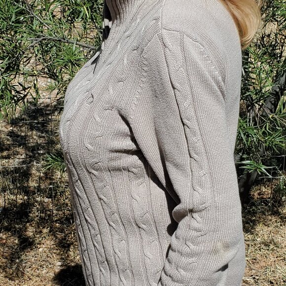 A gently used, Daily Women, pull over sweater, with a zippered neckline, Size M - Picture 2 of 8